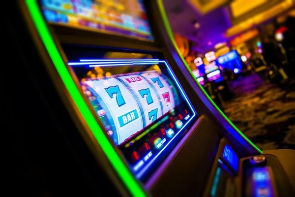 istana slot Bet Slip interface showing live football and casino selections